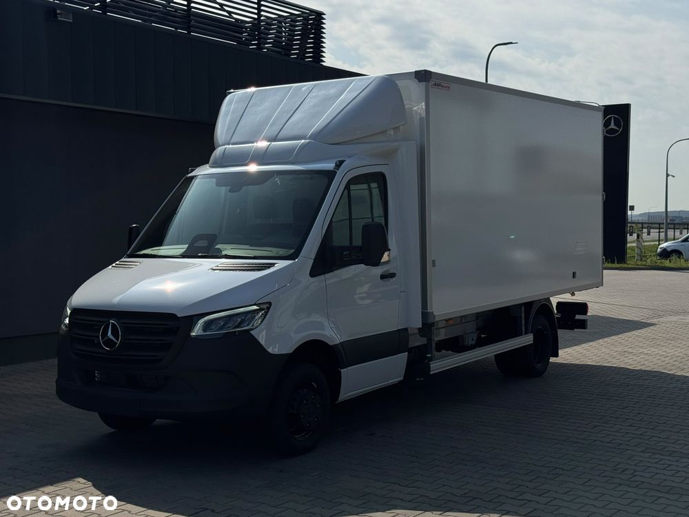 Mercedes-Benz Sprinter - 3
