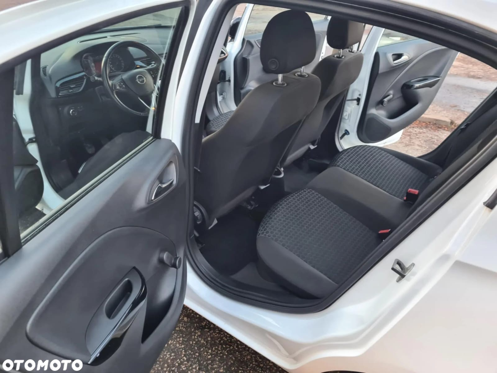 Opel Corsa 1.4 Color Edition - 11