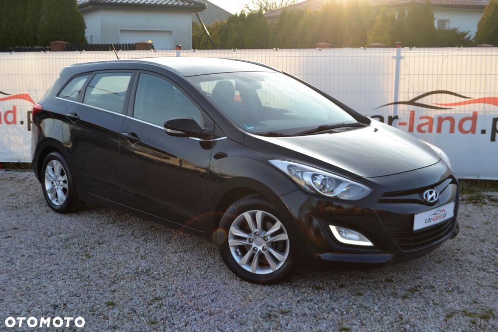 Hyundai i30 blue 1.6 CRDi Classic Navigation - 3