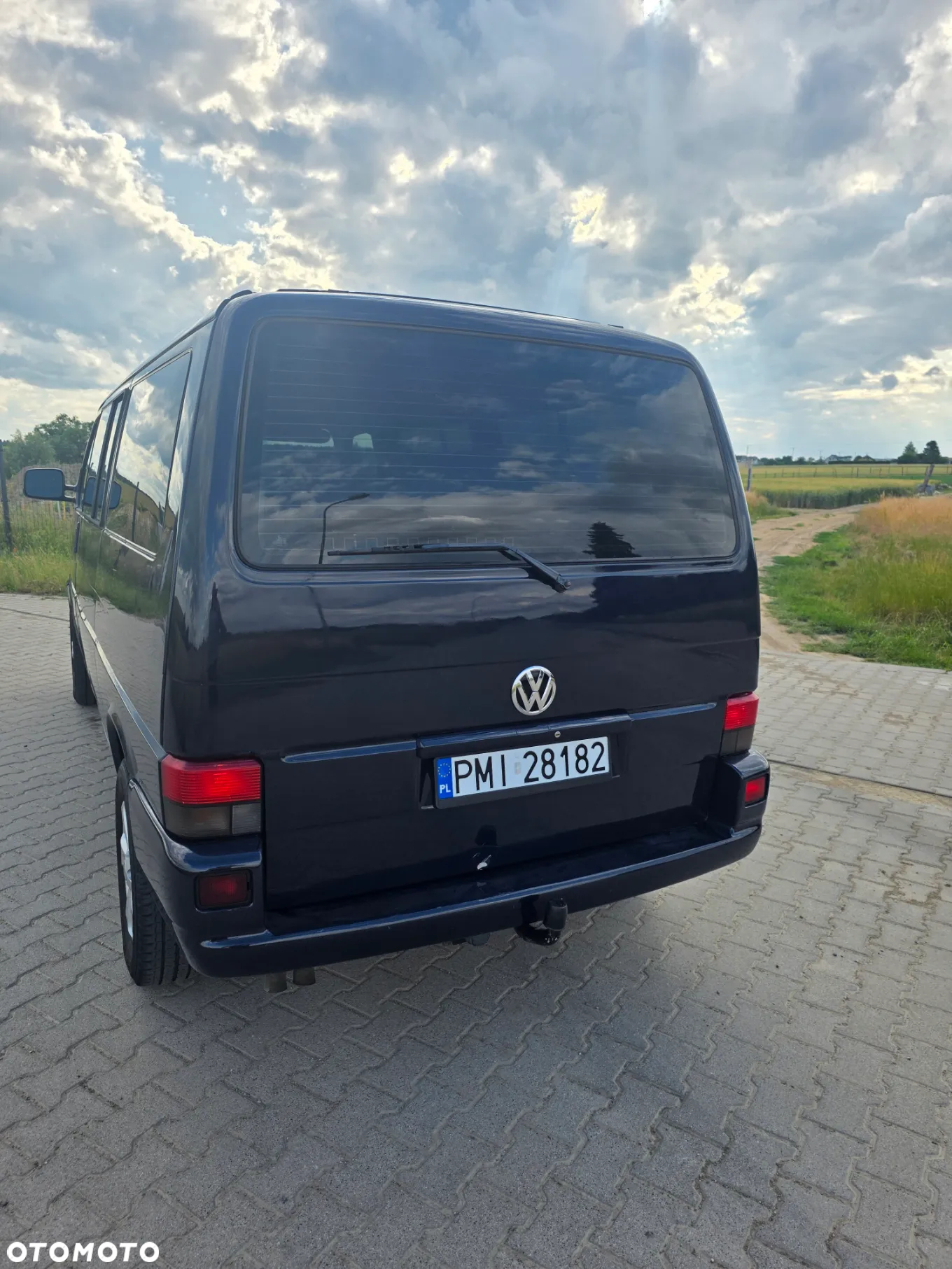 Volkswagen Caravelle - 6