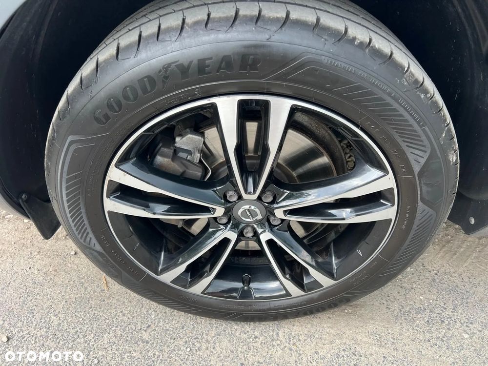 Volvo XC 60 B4 B Momentum Pro - 16