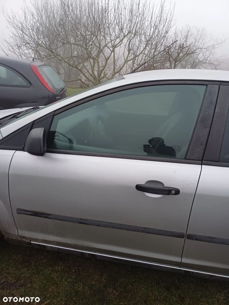 Maska przednia Ford Focus mk2 kolor 03 DA3 auto całe na części - 4