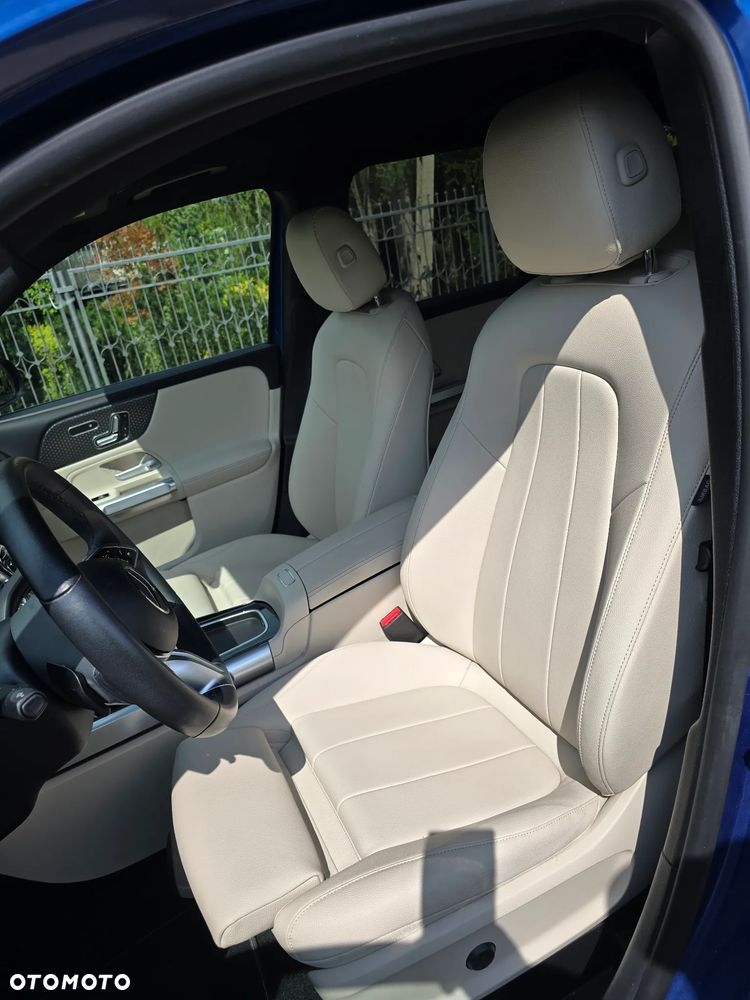Mercedes-Benz GLB 250 8G-DCT - 11