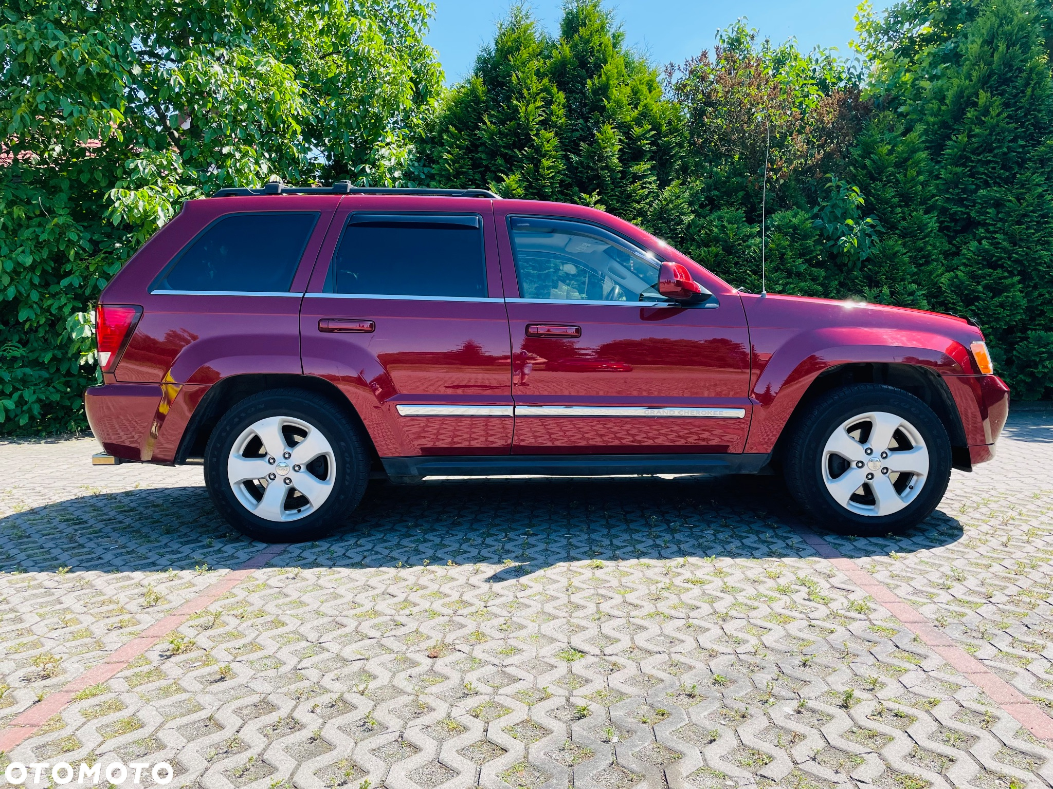 Jeep Grand Cherokee - 13