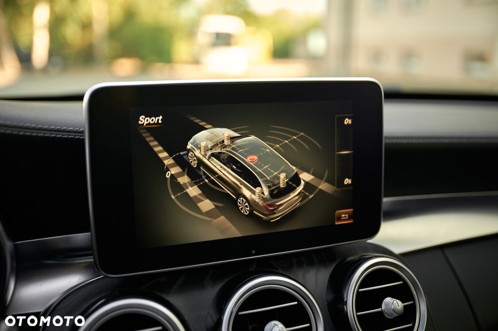 Mercedes-Benz Klasa C 220 d 9G-TRONIC - 38