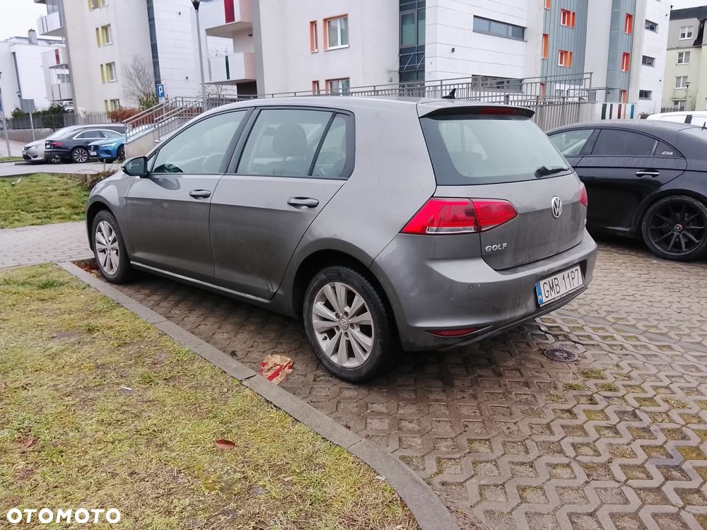 Volkswagen Golf 1.6 TDI Comfortline DSG - 4