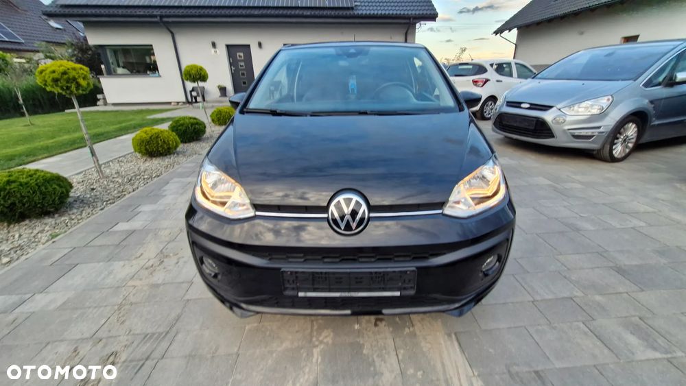 Volkswagen up! Active - 25