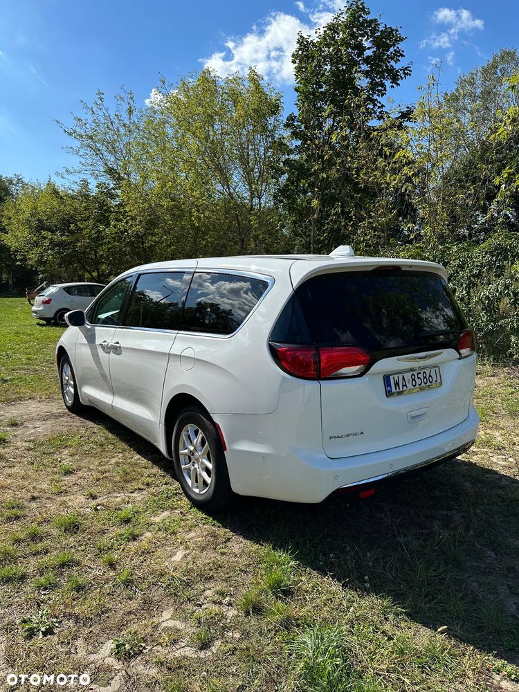 Chrysler Pacifica - 3