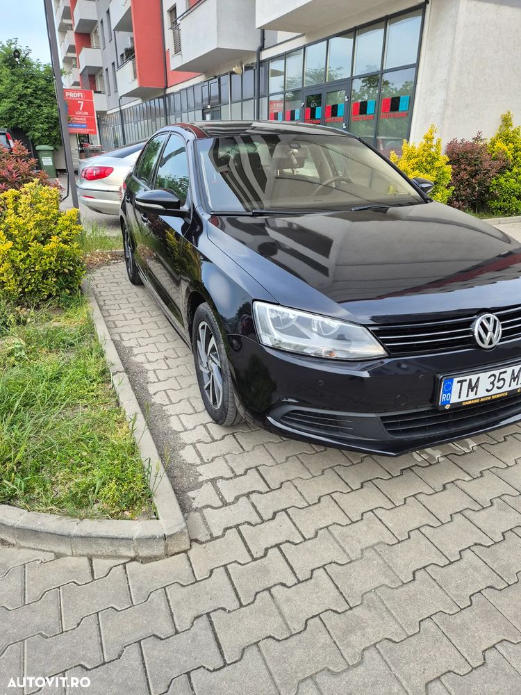 Volkswagen Jetta 1.6 TDI Life - 2