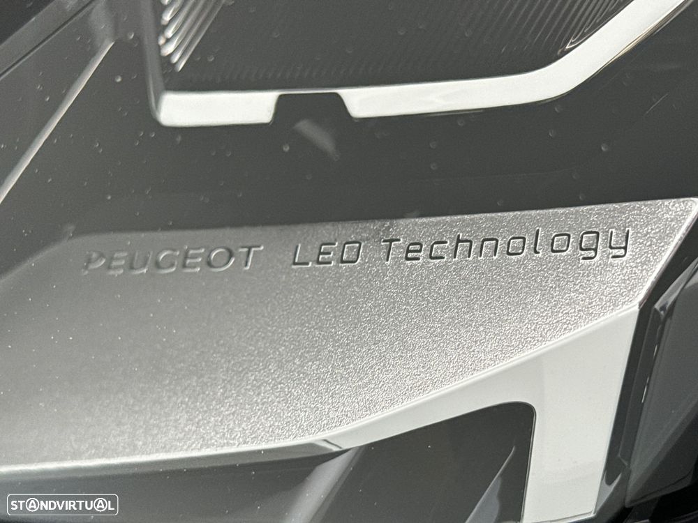 Peugeot 3008 1.6 Hybrid Allure Pack e-EAT8 - 18