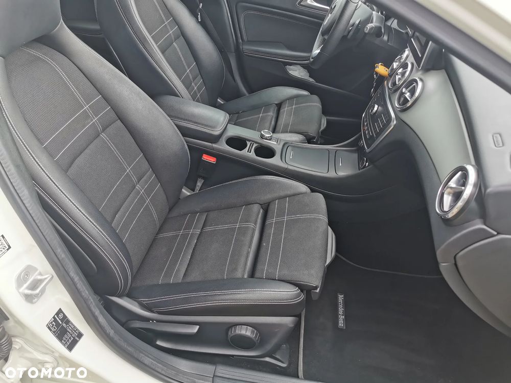 Mercedes-Benz GLA - 18