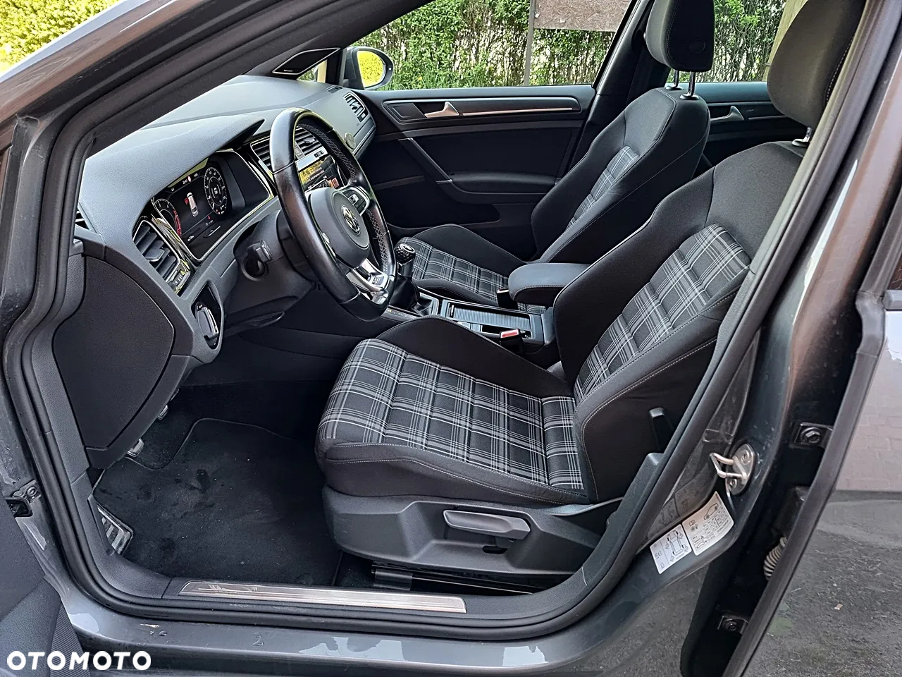 Volkswagen Golf - 20
