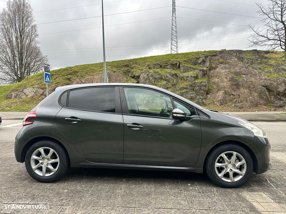 Peugeot 208 1.4 HDi Active - 9