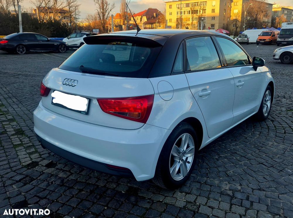 Audi A1 Sportback 1.0 TFSI S tronic - 3