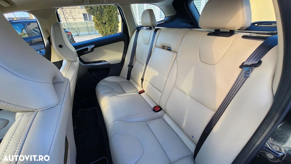 Volvo XC 60 D4 Geartronic Momentum - 34