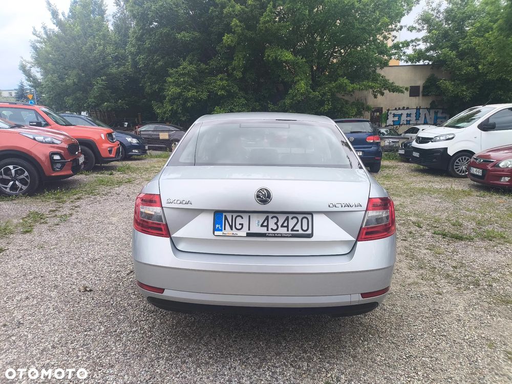 Skoda Octavia 1.6 TDI Ambition DSG - 6