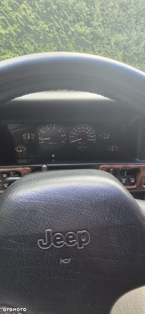 Jeep Grand Cherokee - 14