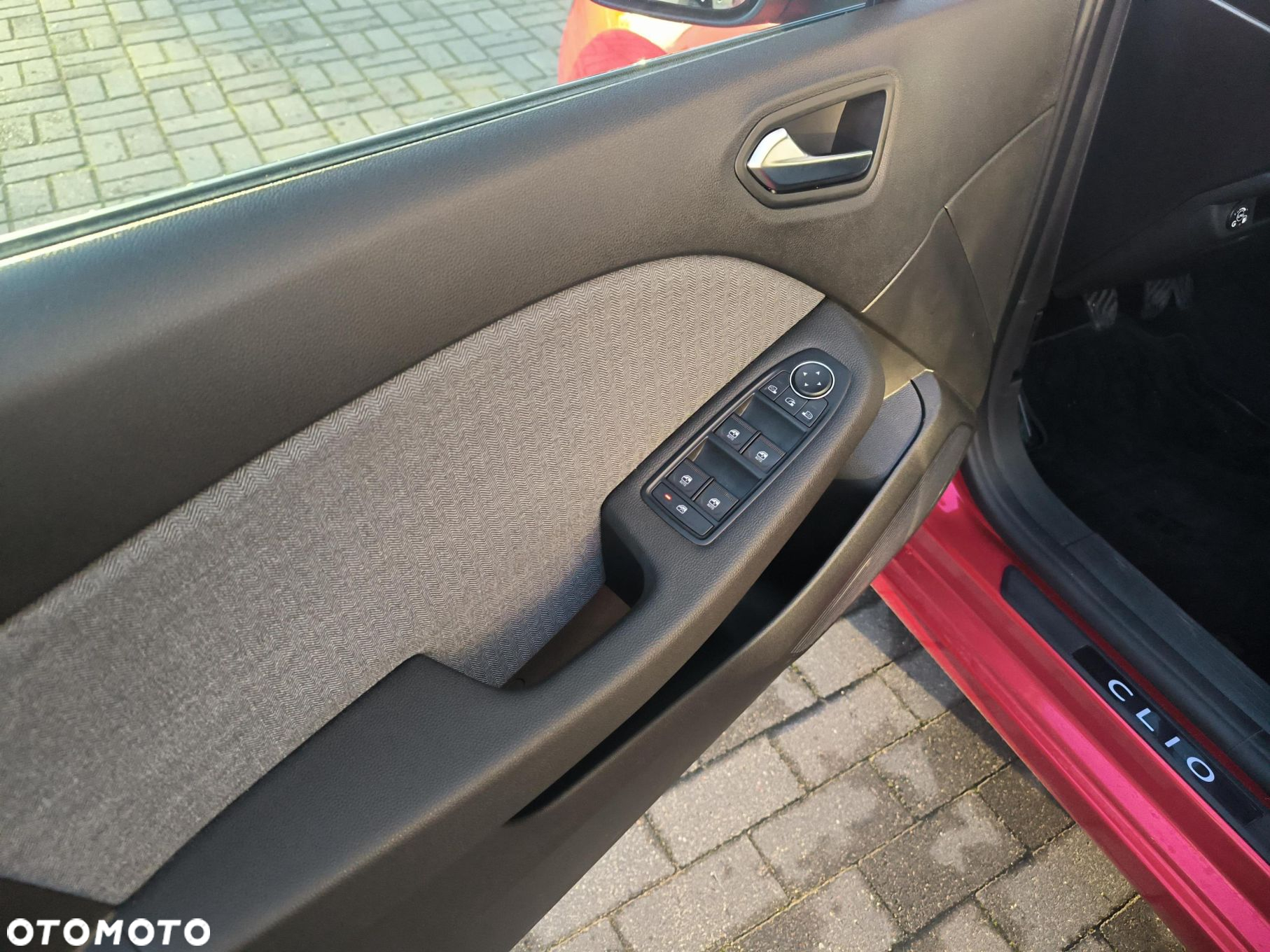 Renault Clio 1.0 TCe Techno - 11