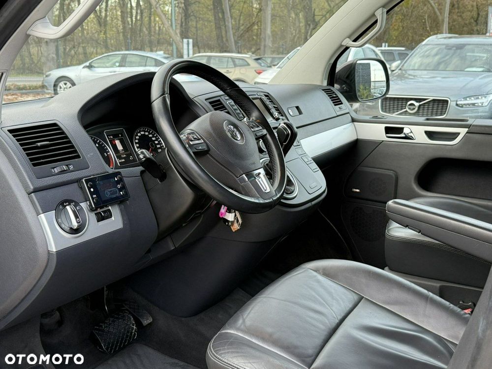 Volkswagen Multivan - 11