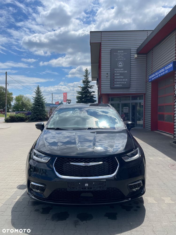Chrysler Pacifica - 2