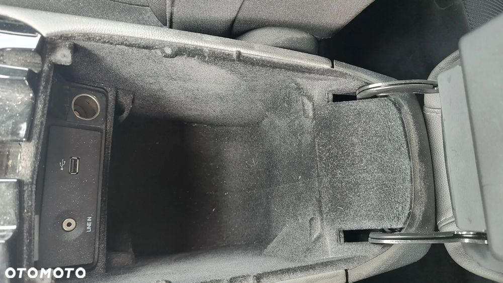 Ford Mondeo - 36
