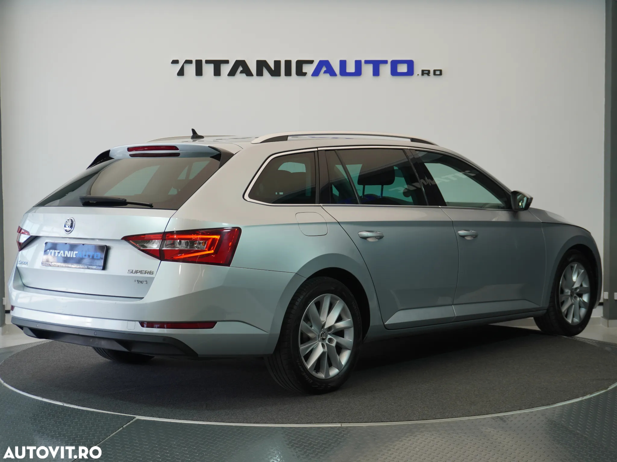Skoda Superb 2.0 TDI 4X4 DSG Style - 3