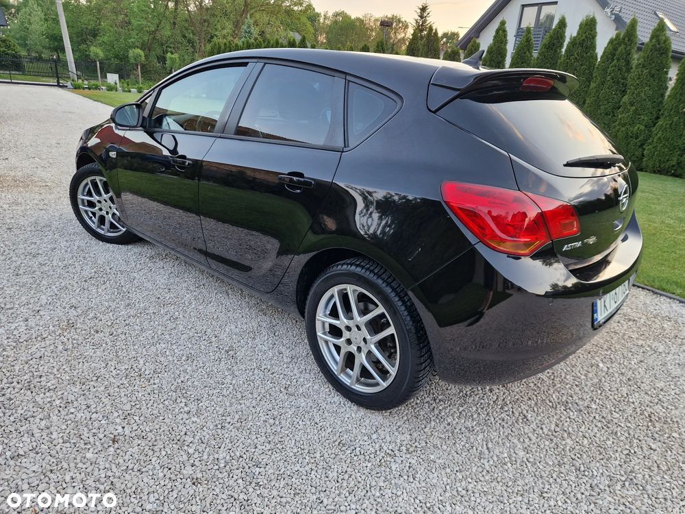 Opel Astra 1.6 NAVI - 25