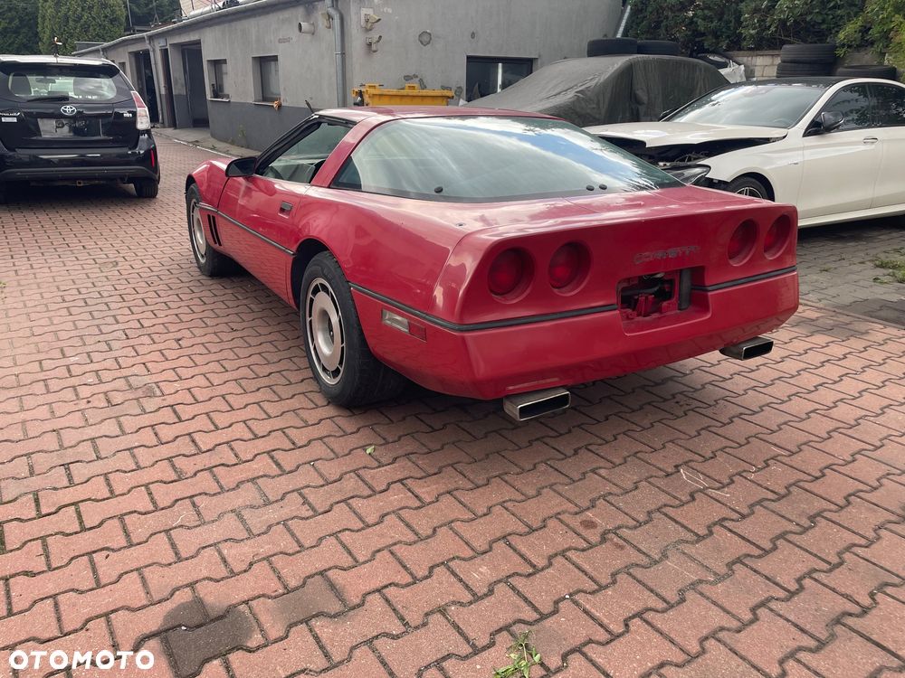 Chevrolet Corvette - 4