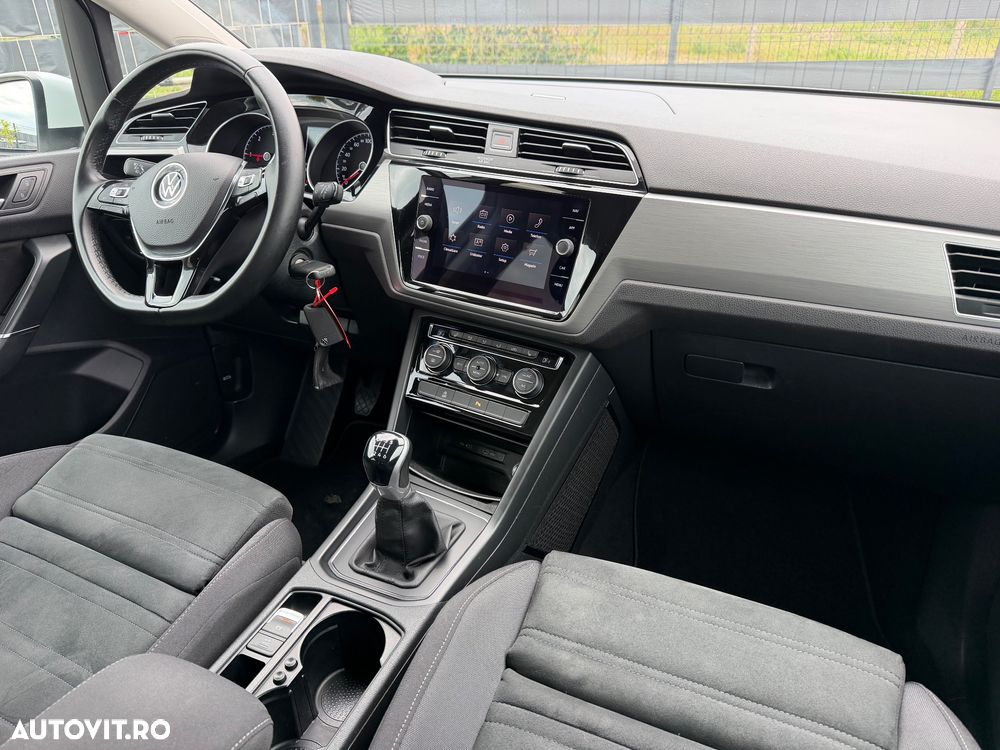 Volkswagen Touran 2.0 TDI SCR Highline - 13