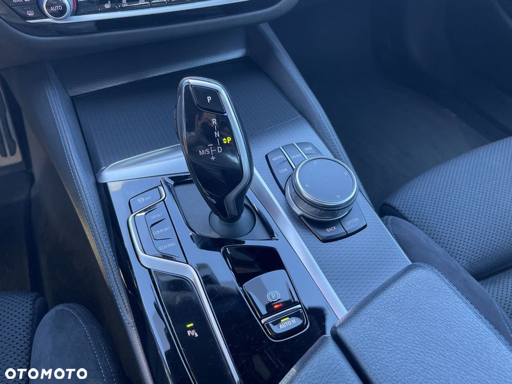 BMW Seria 5 530i GPF xDrive M Sport sport - 18