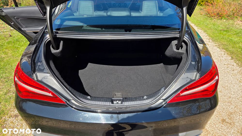 Mercedes-Benz CLA 180 7G-DCT Urban - 6