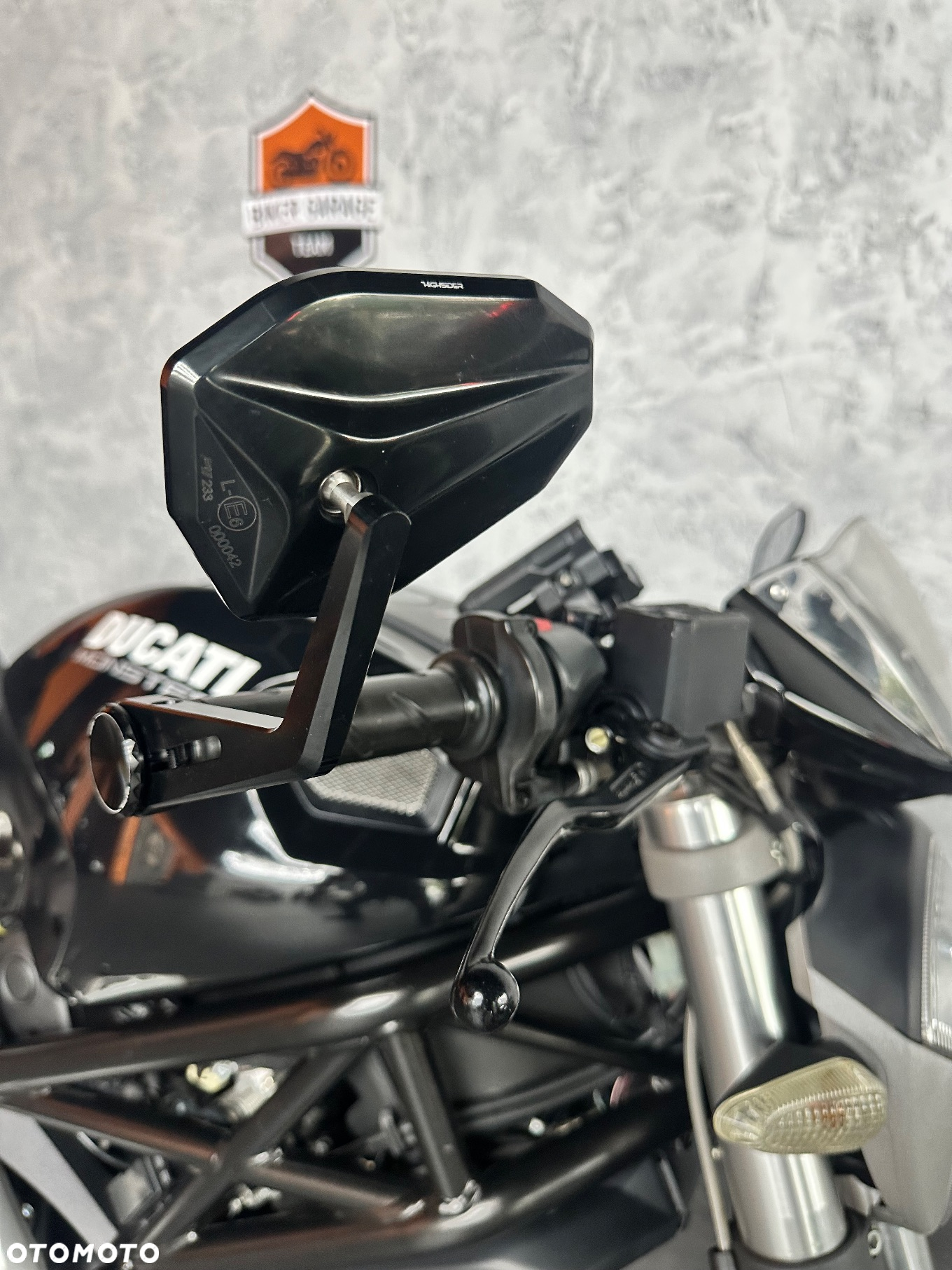 Ducati Monster - 18