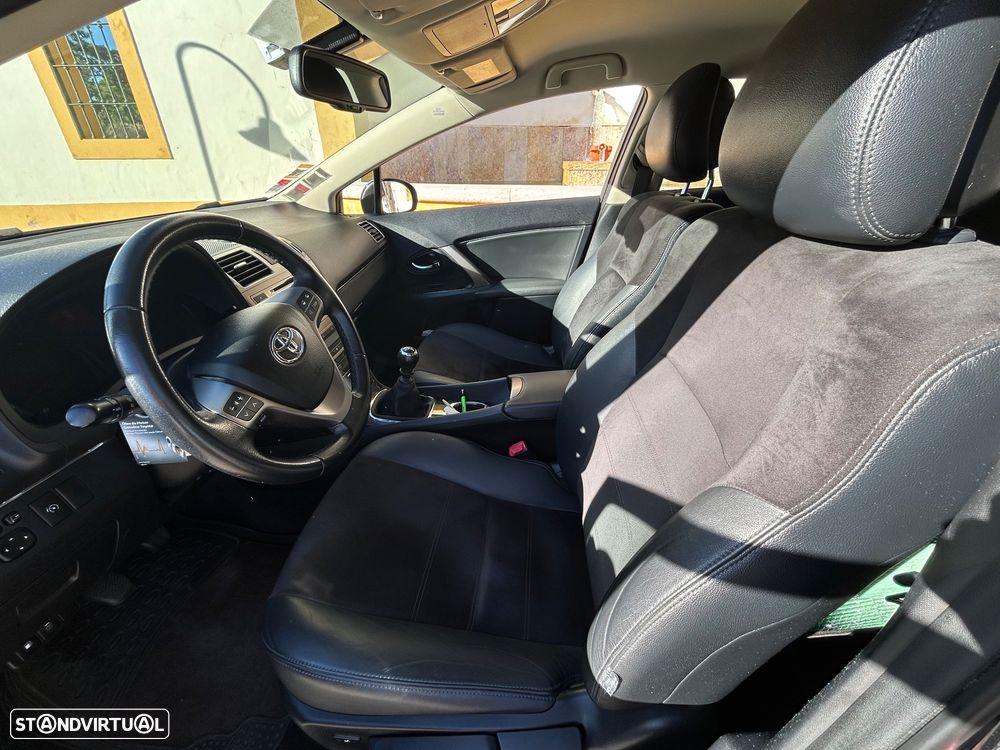 Toyota Avensis SW 2.0 D-4D Luxury - 7