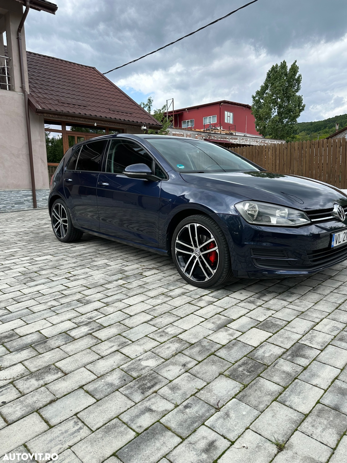 Volkswagen Golf - 2