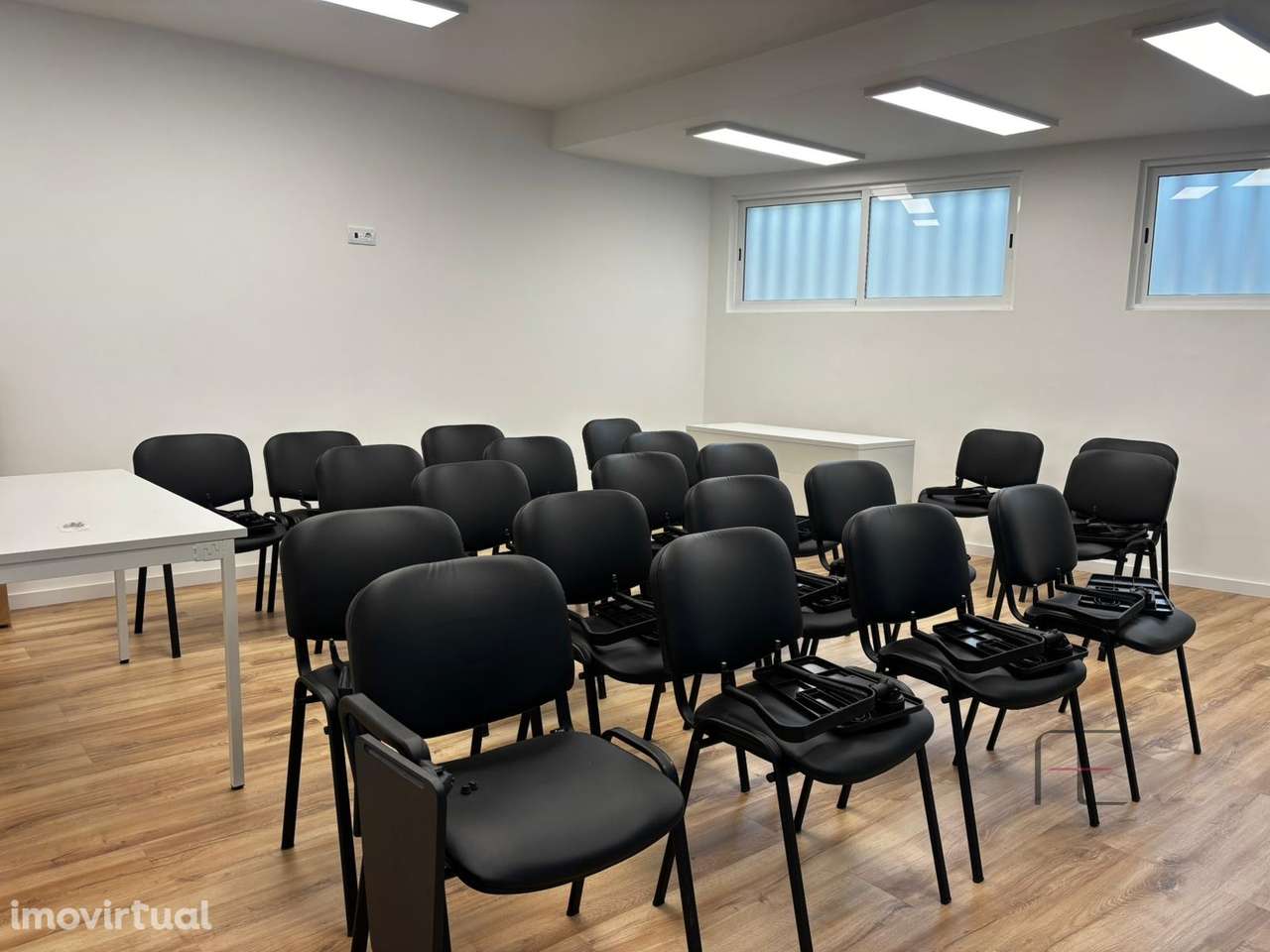 Loja  Venda em Mafamude e Vilar do Paraíso,Vila Nova de Gaia - Grande imagem: 2/41