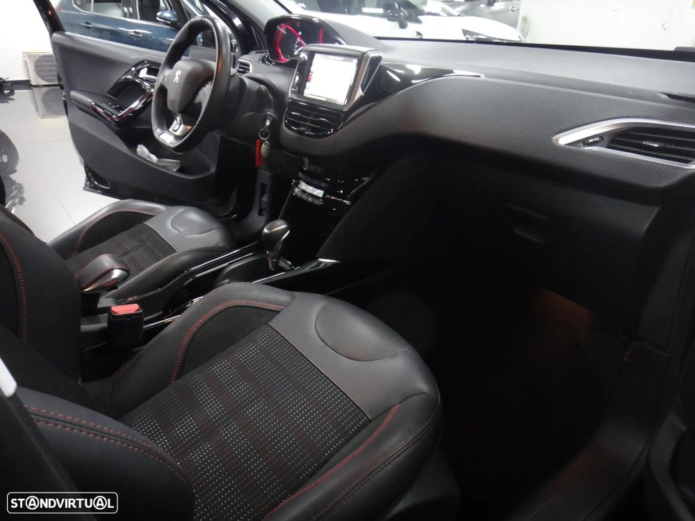 Peugeot 2008 1.2 PureTech GT Line EAT6 - 19