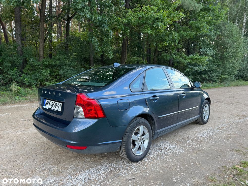 Volvo S40 1.6 - 13