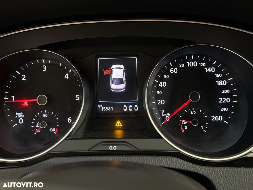Volkswagen Passat - 11
