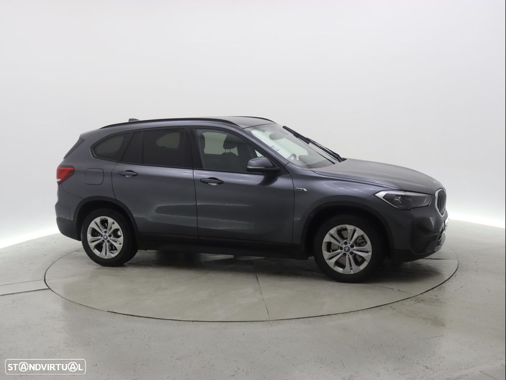 BMW X1 25 e xDrive Corporate Edition - 9