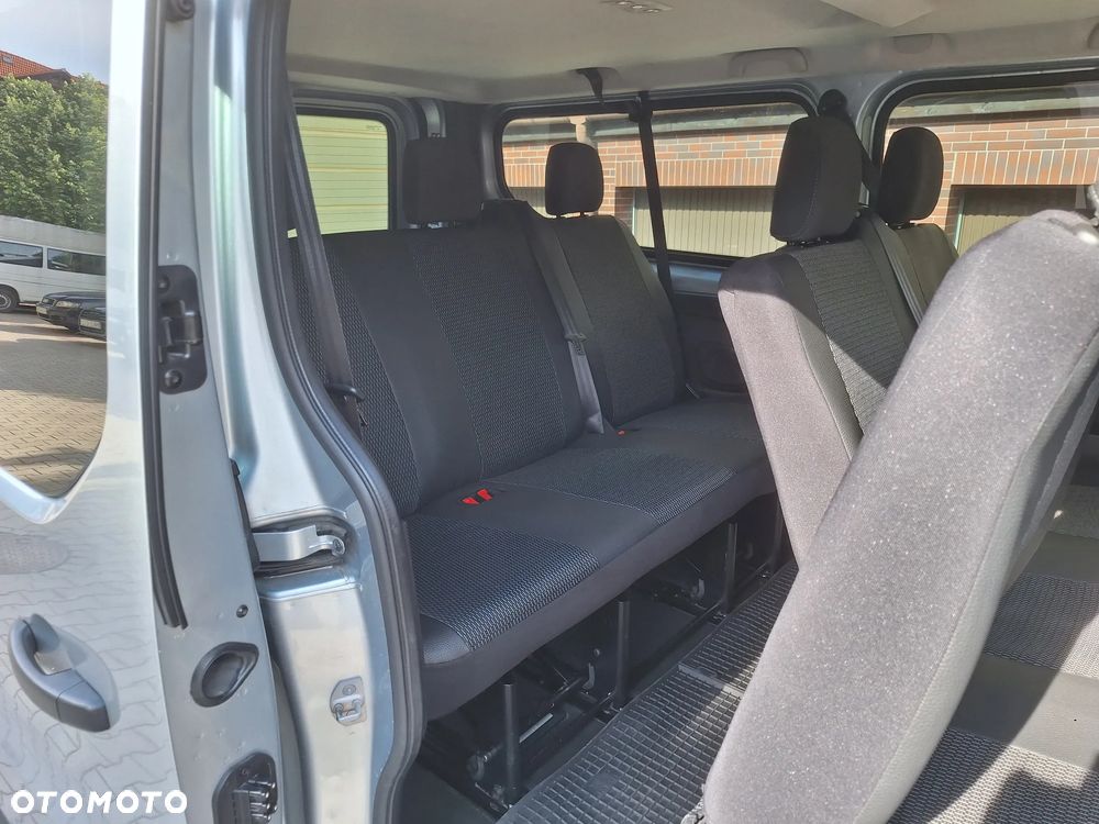 Renault Trafic 2.0 dCi - 13