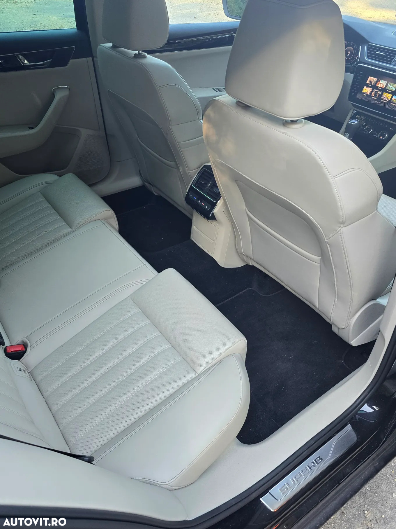Skoda Superb 1.4 TSI iV DSG L&K - 8
