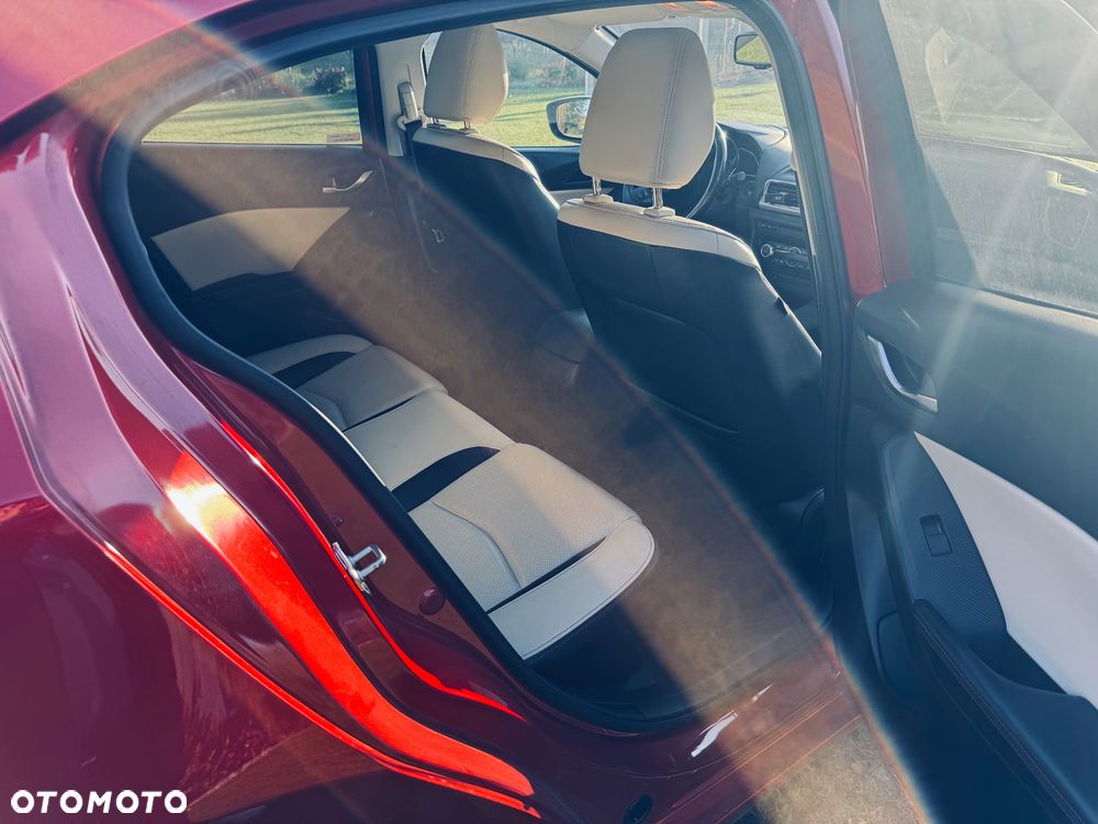 Mazda 3 2013 photo 3