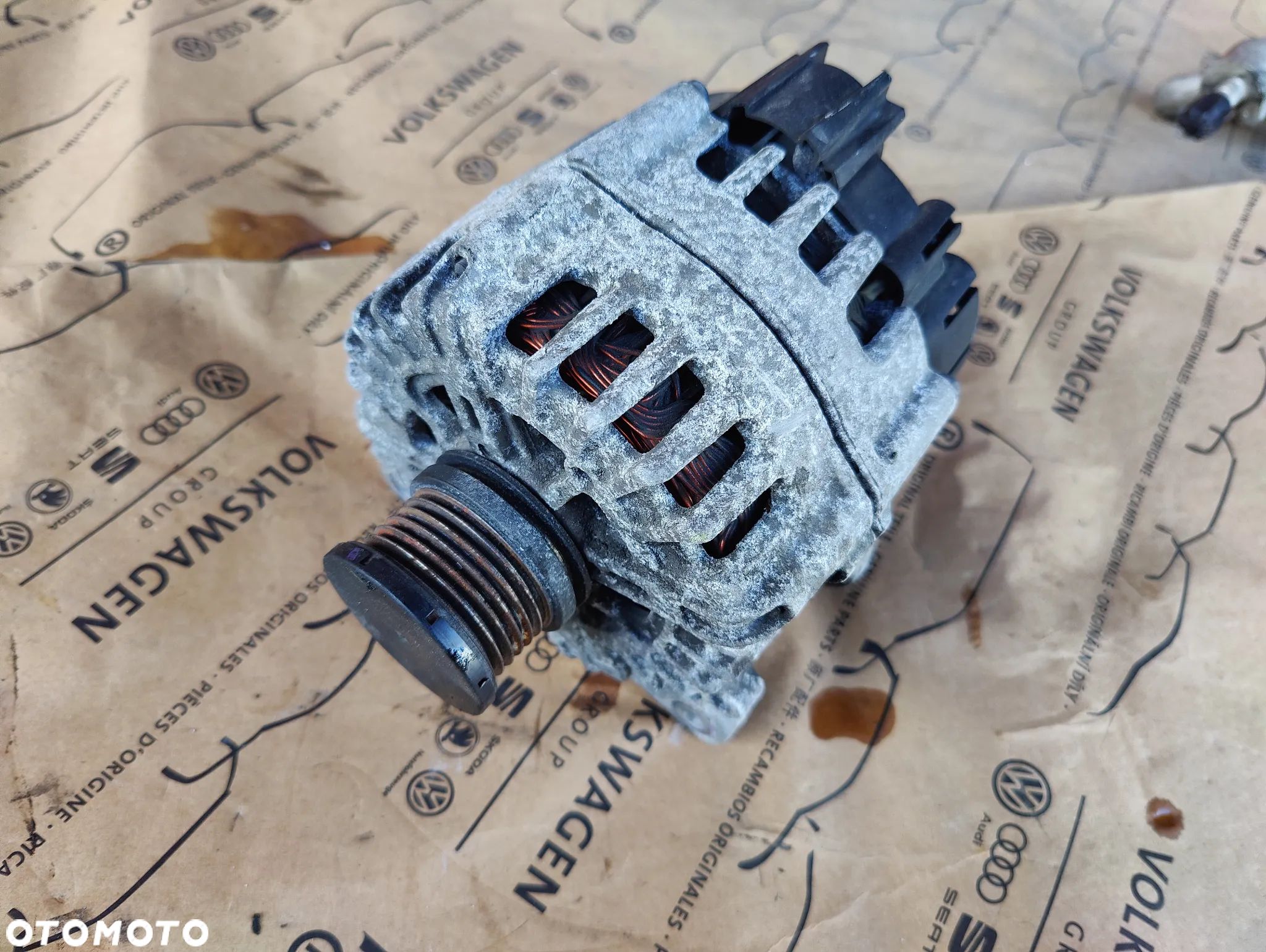 AUDI VW ALTERNATOR 04L903017C - 1