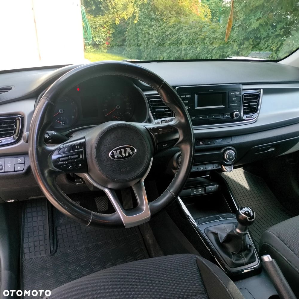 Kia Rio 1.2 L - 10