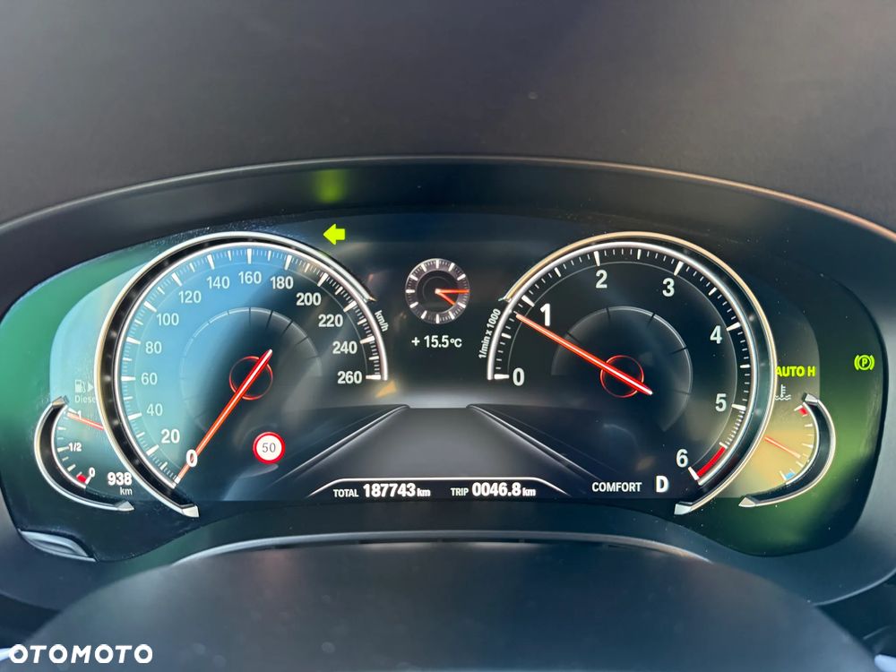 BMW Seria 5 520d xDrive M Sport sport - 12