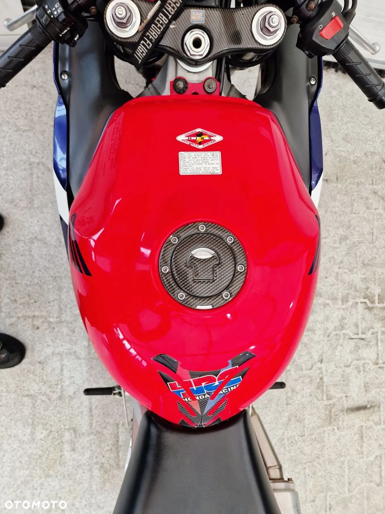 Honda CBR - 27