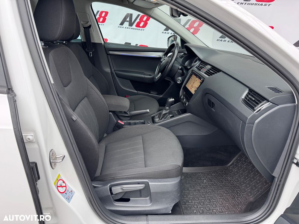 Skoda Octavia 2.0 TDI DSG Style - 20