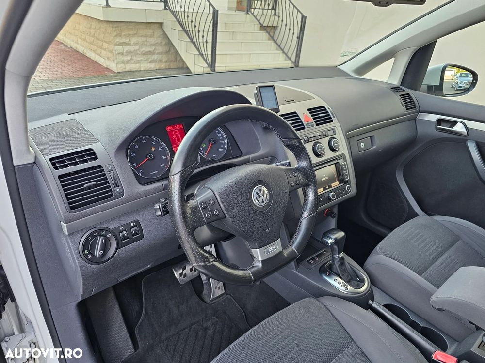 Volkswagen Touran 1.4 TSI DSG R-Line Edition - 25