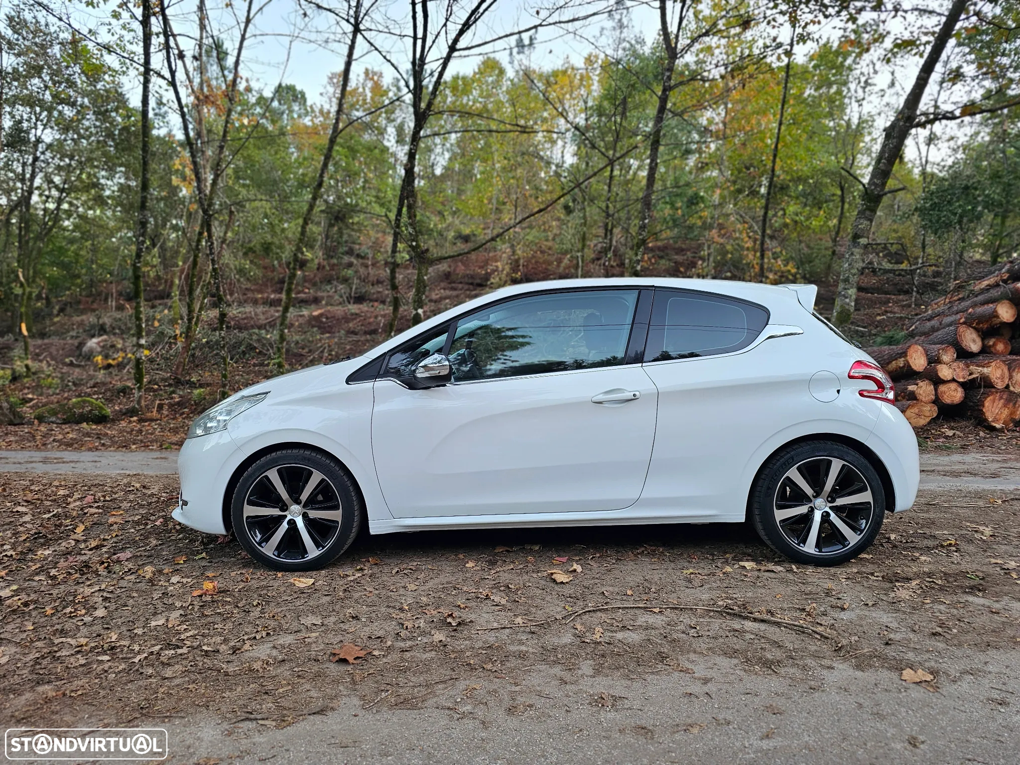 Peugeot 208 1.6 e-HDi Allure - 31
