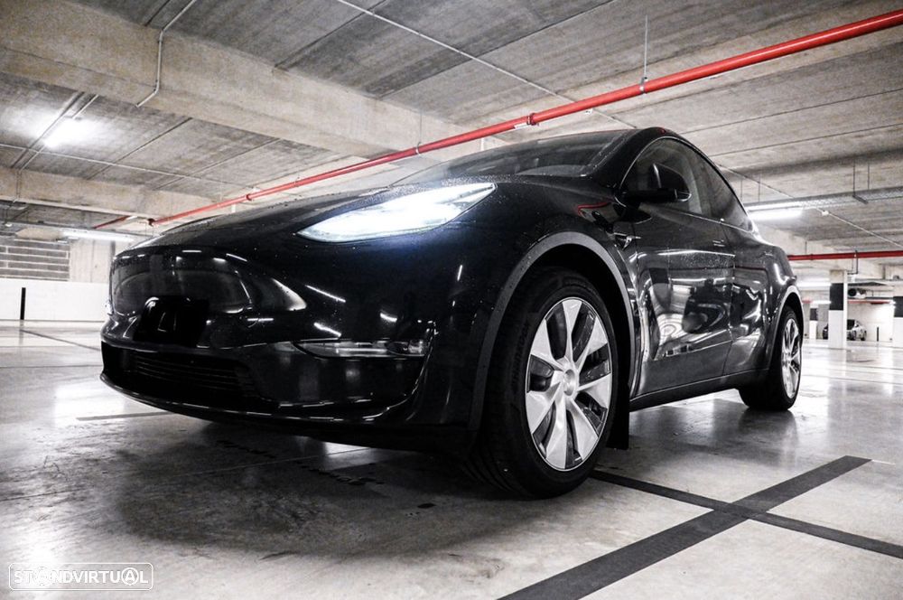 Tesla Model Y Long Range Dual Motor AWD - 2